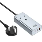 شارژر دیواری 67 وات گرین لاین مدل GN67WADUKGY با 2 پورت Type‑C و USB‑A